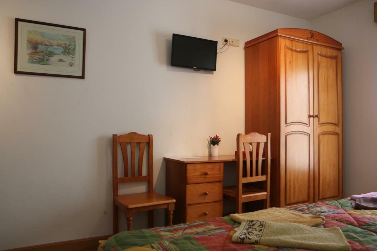 Hostal La Plaza Пуэнте-ла-Рейна Экстерьер фото