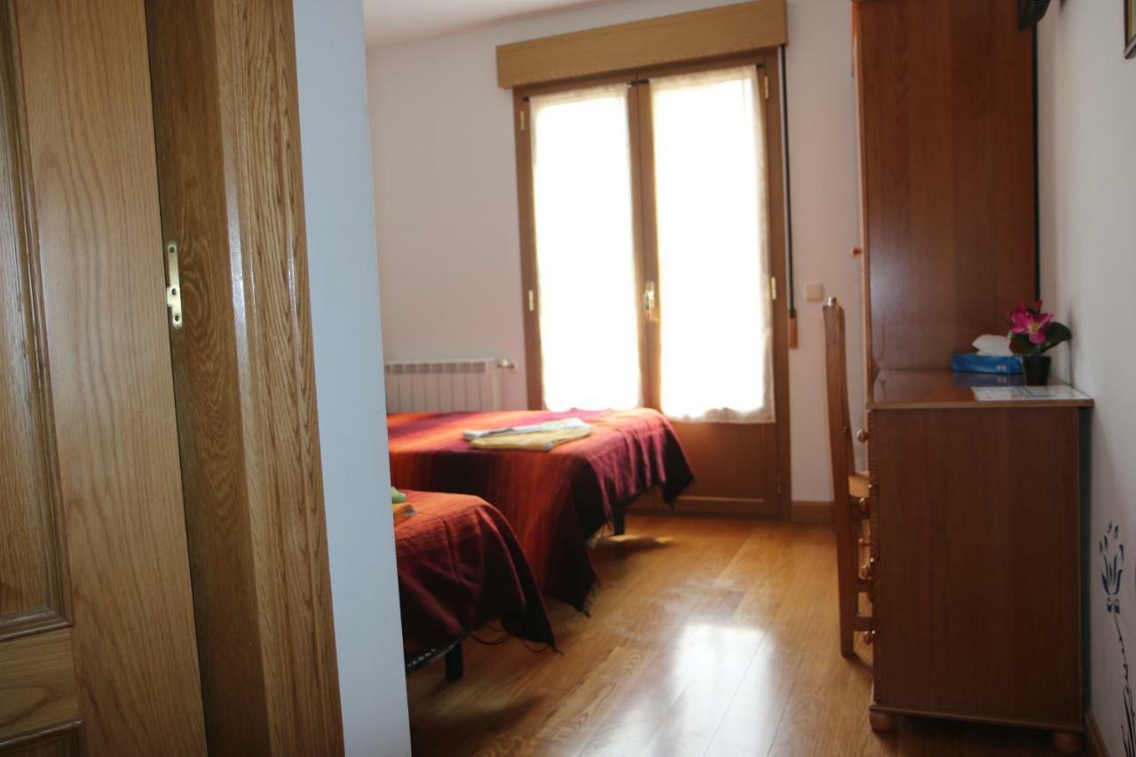 Hostal La Plaza Пуэнте-ла-Рейна Экстерьер фото