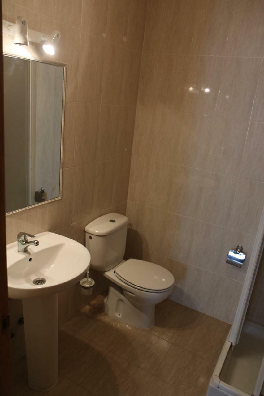 Hostal La Plaza Пуэнте-ла-Рейна Экстерьер фото