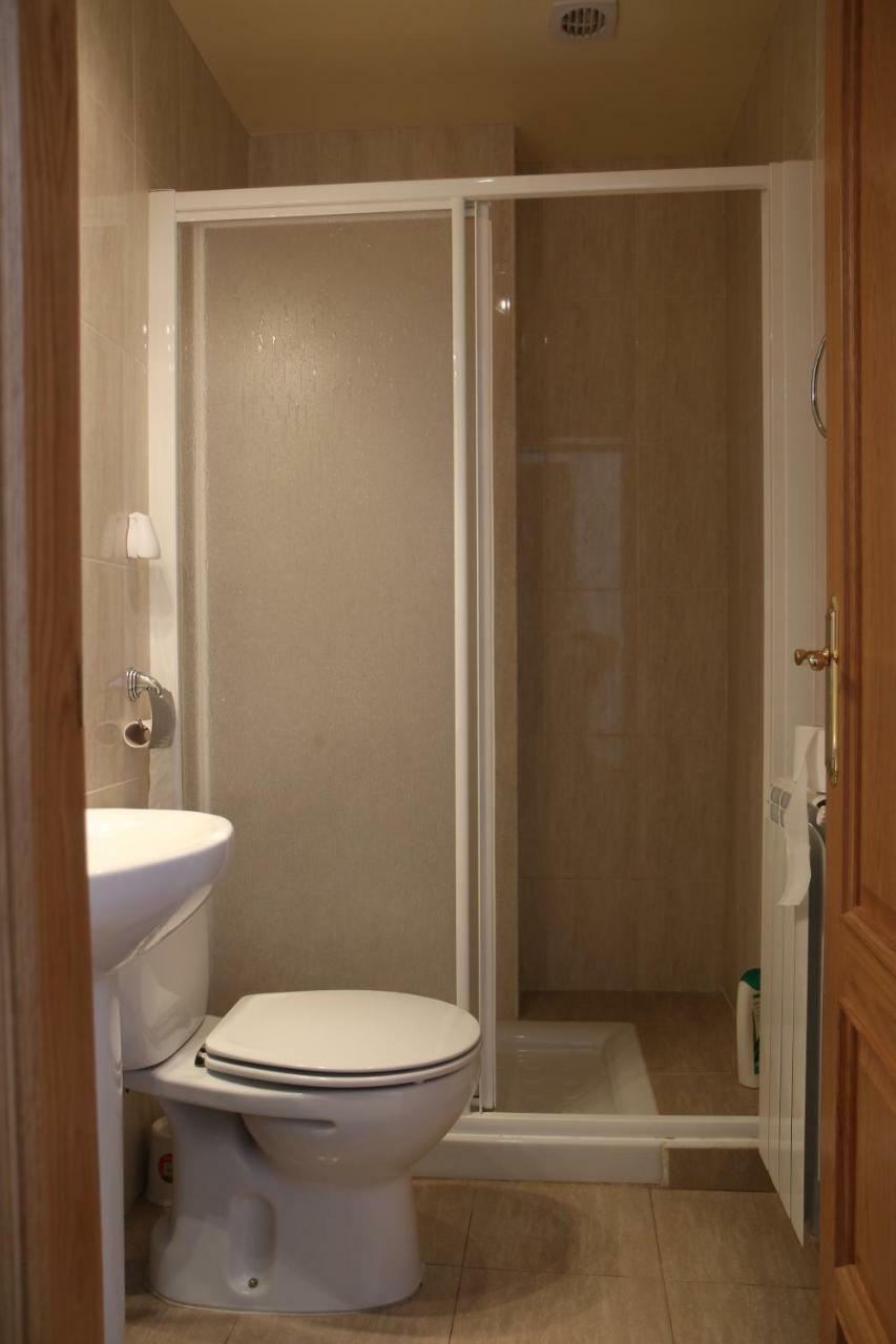 Hostal La Plaza Пуэнте-ла-Рейна Экстерьер фото