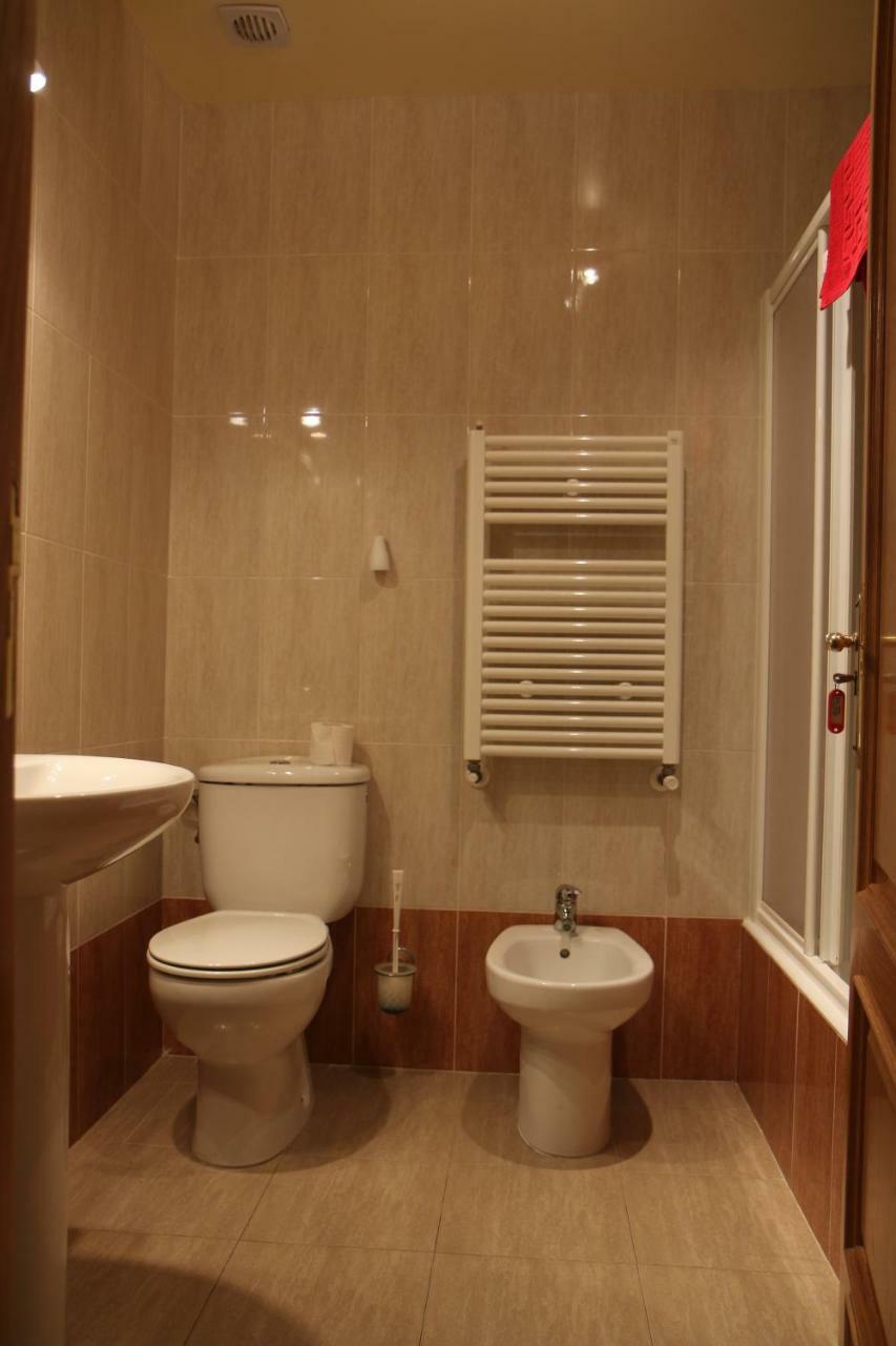 Hostal La Plaza Пуэнте-ла-Рейна Экстерьер фото