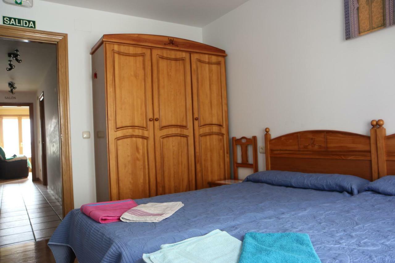 Hostal La Plaza Пуэнте-ла-Рейна Экстерьер фото
