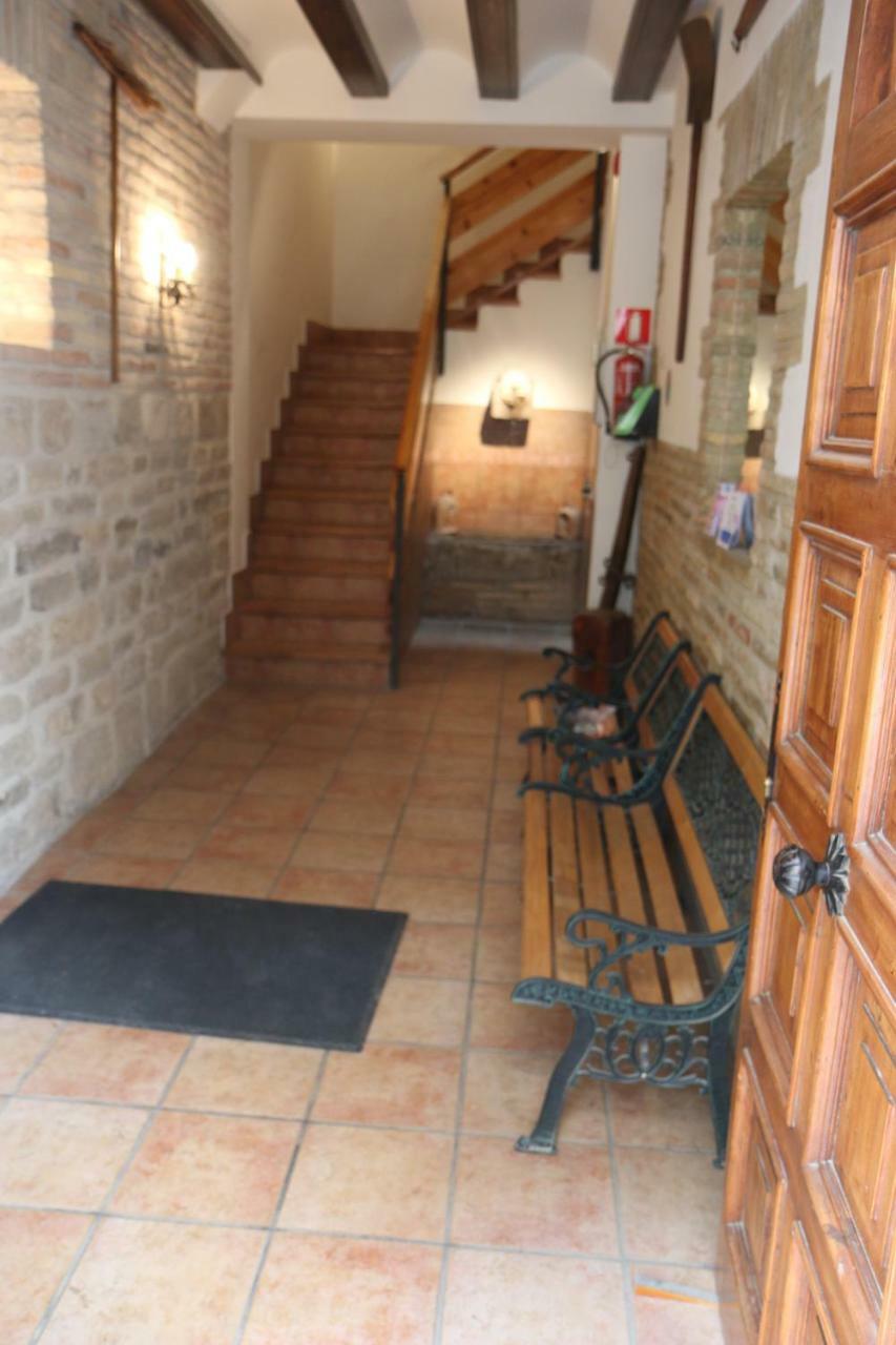 Hostal La Plaza Пуэнте-ла-Рейна Экстерьер фото
