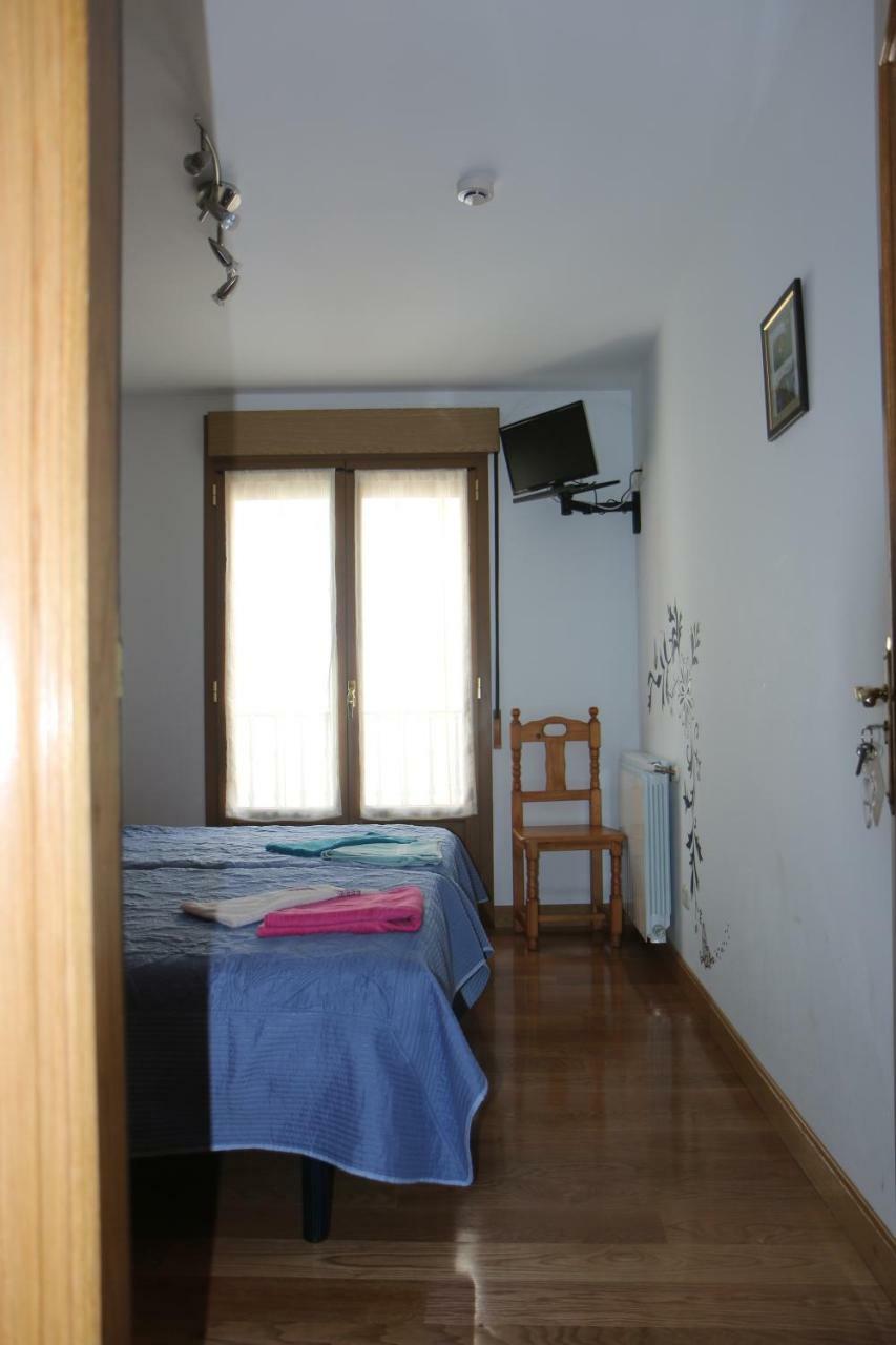 Hostal La Plaza Пуэнте-ла-Рейна Экстерьер фото